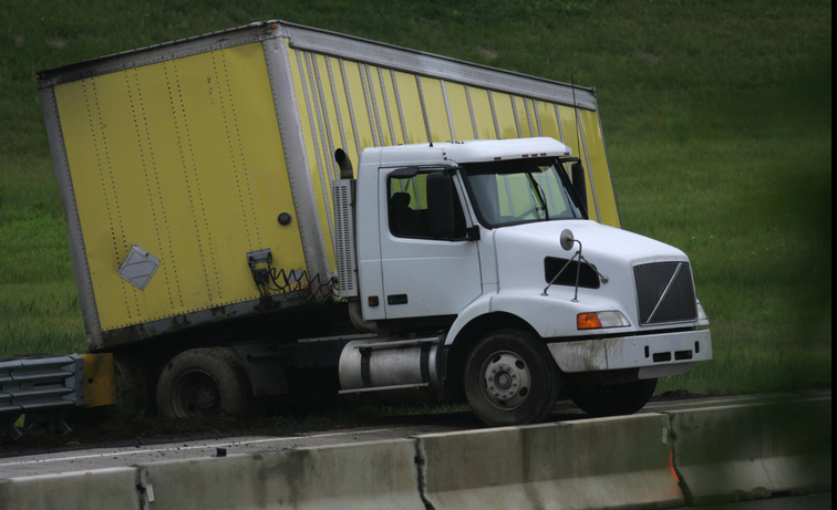 What Are the Common Jackknife Truck Accident Causes and Injuries? 