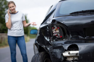 ¿Qué tipos de indemnizaciones pueden solicitar las víctimas de accidentes de coche?