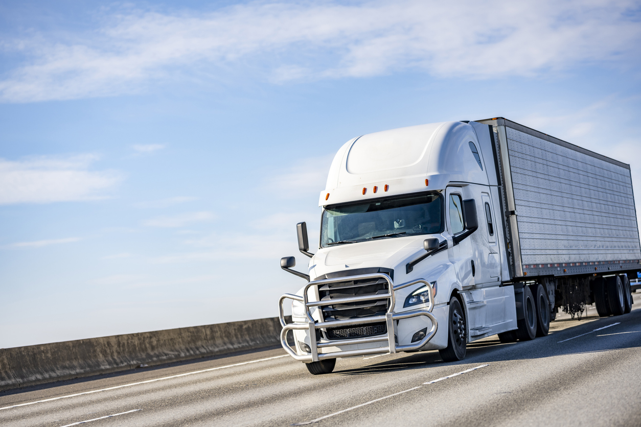 How Fast Can Commercial Trucks Safely Travel on Highways?